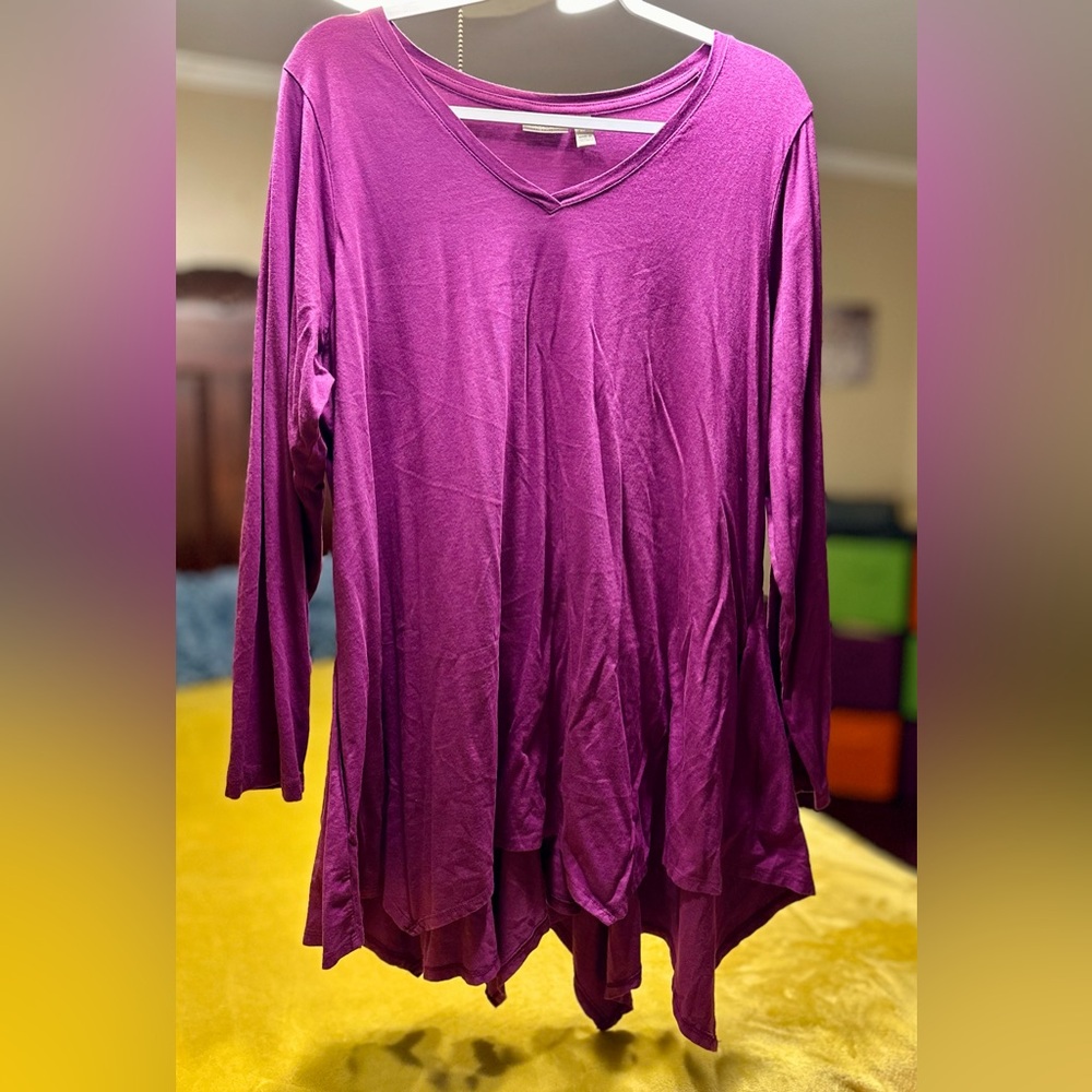 LOGO Purple Top
